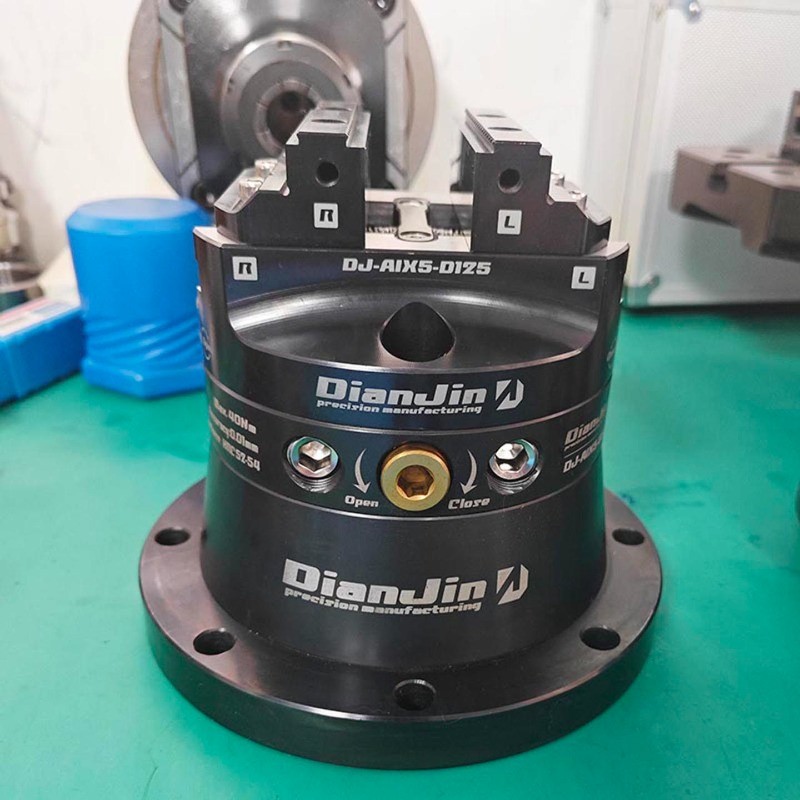 Four/five-axis quick-change fixture zero-point disc type integral concentricVise