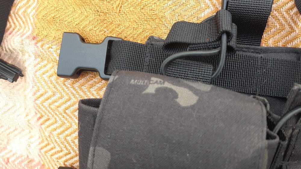 D3CR Style Chest Rig Multicam Black