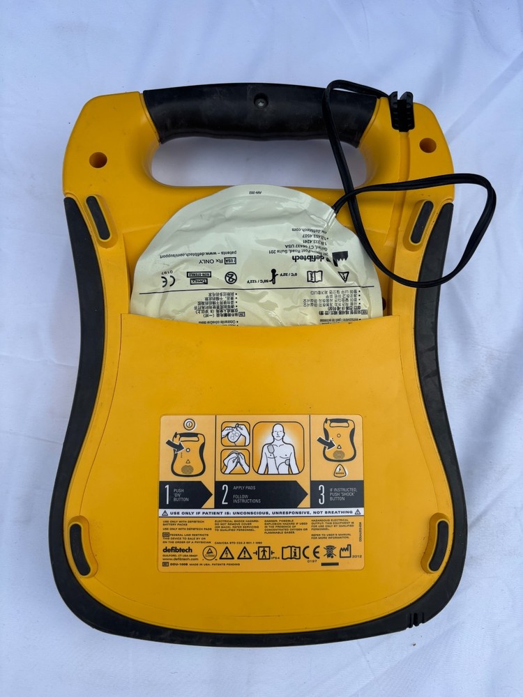 Defibtech Reviver AED w/ Elecctrode Pad - WORKING