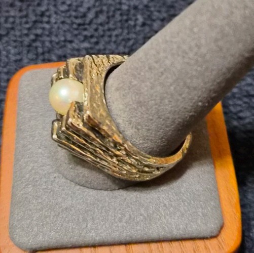 Sterling Silver Ring With Pearl