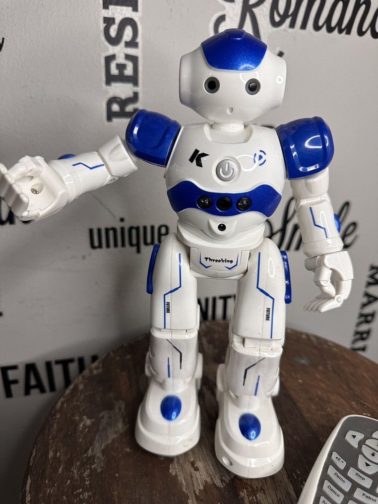 JJRC Intelligent Dancing Robot Threeking Remote Control