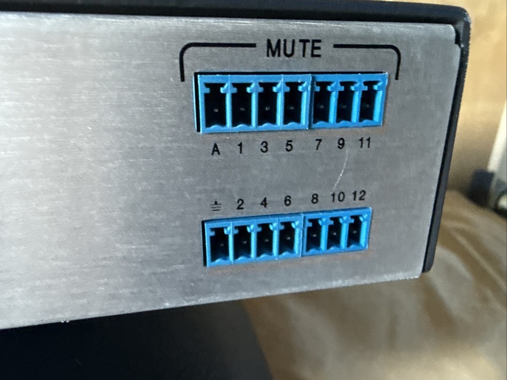 EXTRON P2DA12 Rack Mount VGA Distribution Amplifier