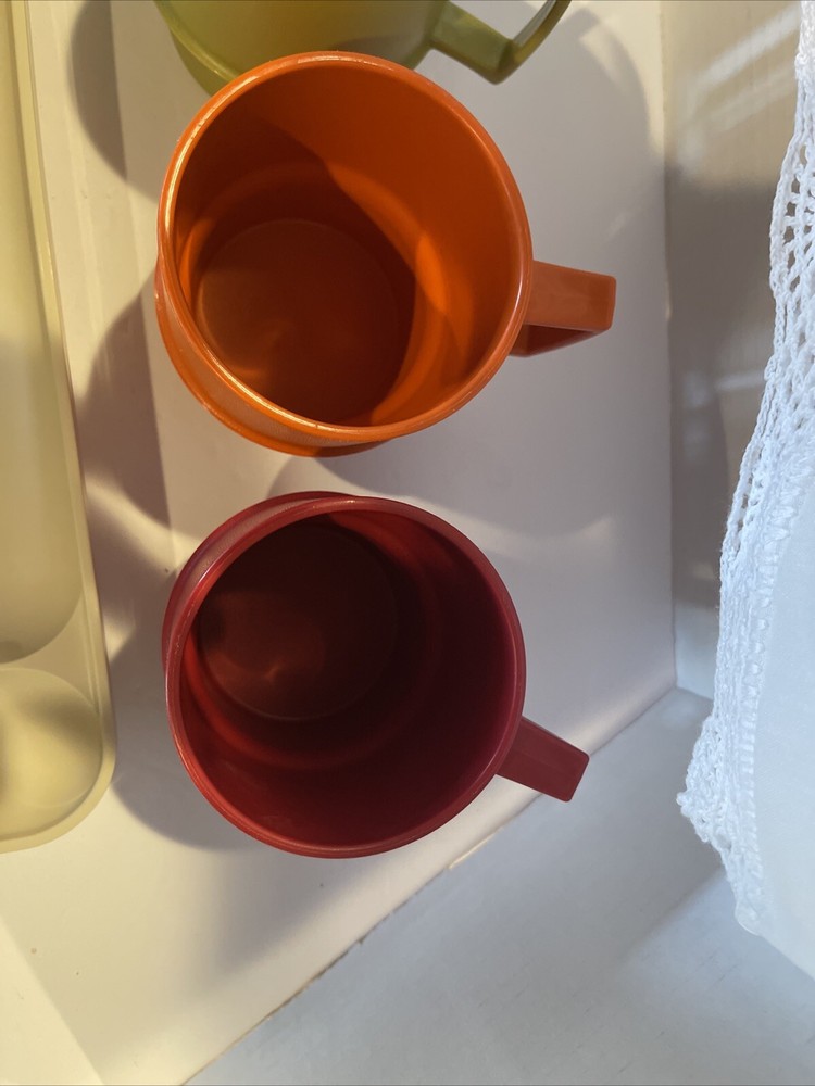 Vintage 2-Tupperware Divided Trays(#1535) & 5-Kids Stackable Cups(#1312)