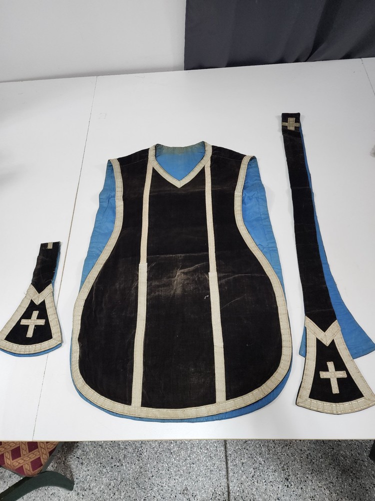 Antique Fiddleback Chasuble