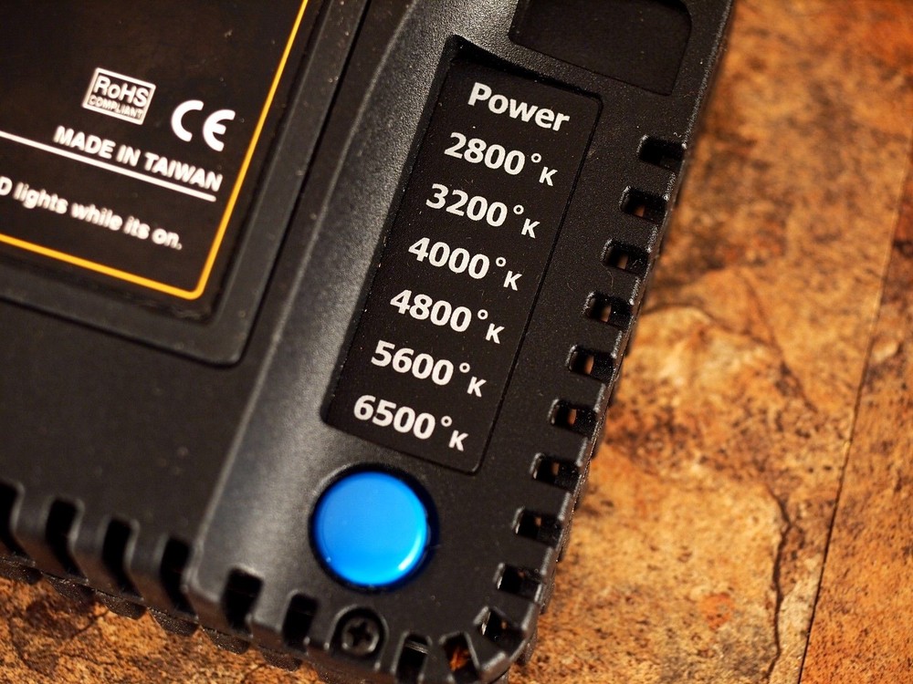 Ikan Multi-K Adjustable-Color Continuous Light Panel - Near-Mint