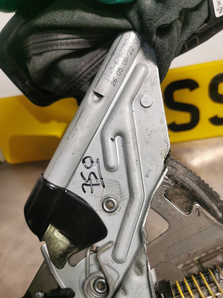 BMW 3 SERIES E90 E91 E92 E93 HANDBRAKE LEVER ASSEMBLY 6782750