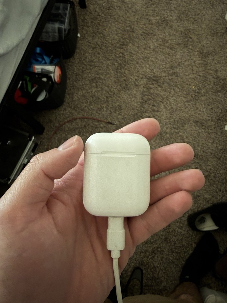 Apple AirPods 2nd Generation with Charging Case - White