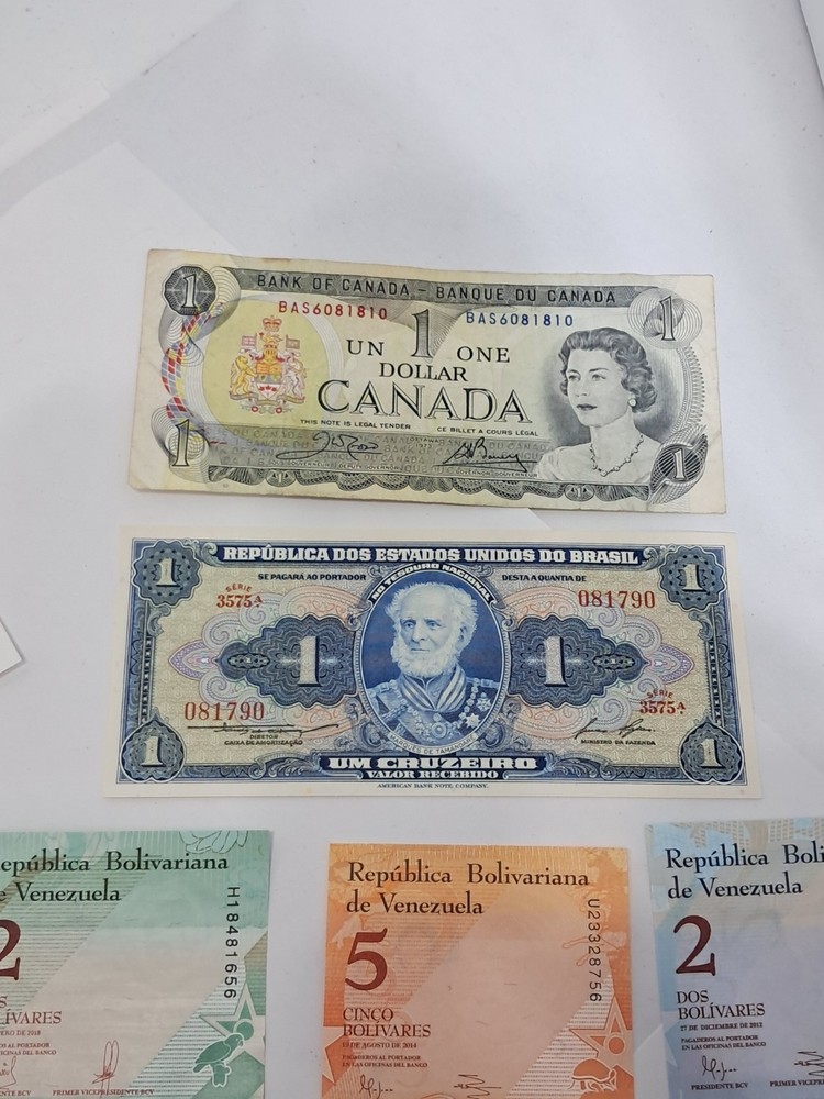 12 Various Foreign Banknotes (s)