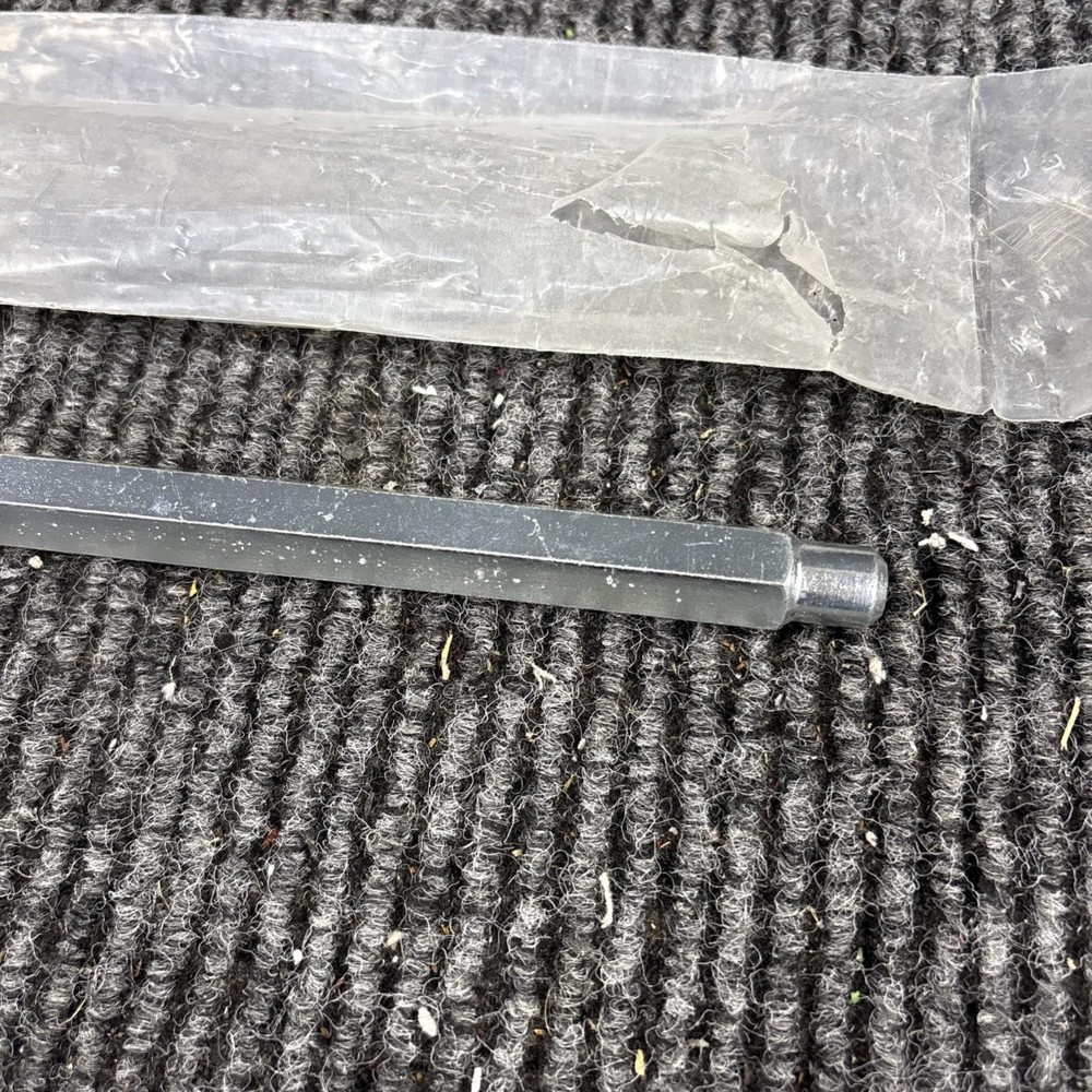 PAIR BFLEXCO 110-112 BOLT SOLID PLATE STRAIGHT BOLT BREAKERS