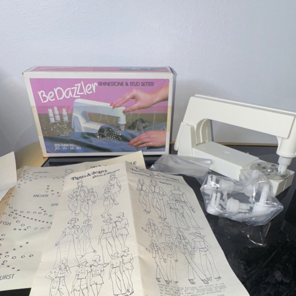 BeDazzler Rhinestone  Stud Setter 4 Plunger Sizes.Patterns, Accessories open box