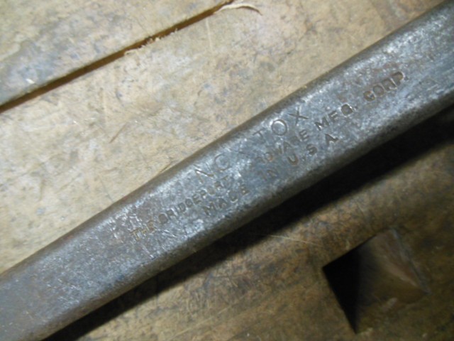 Vintage NOX-TOX crate hammer Bridgeport Hdwe Mfg Co old carpenter tool