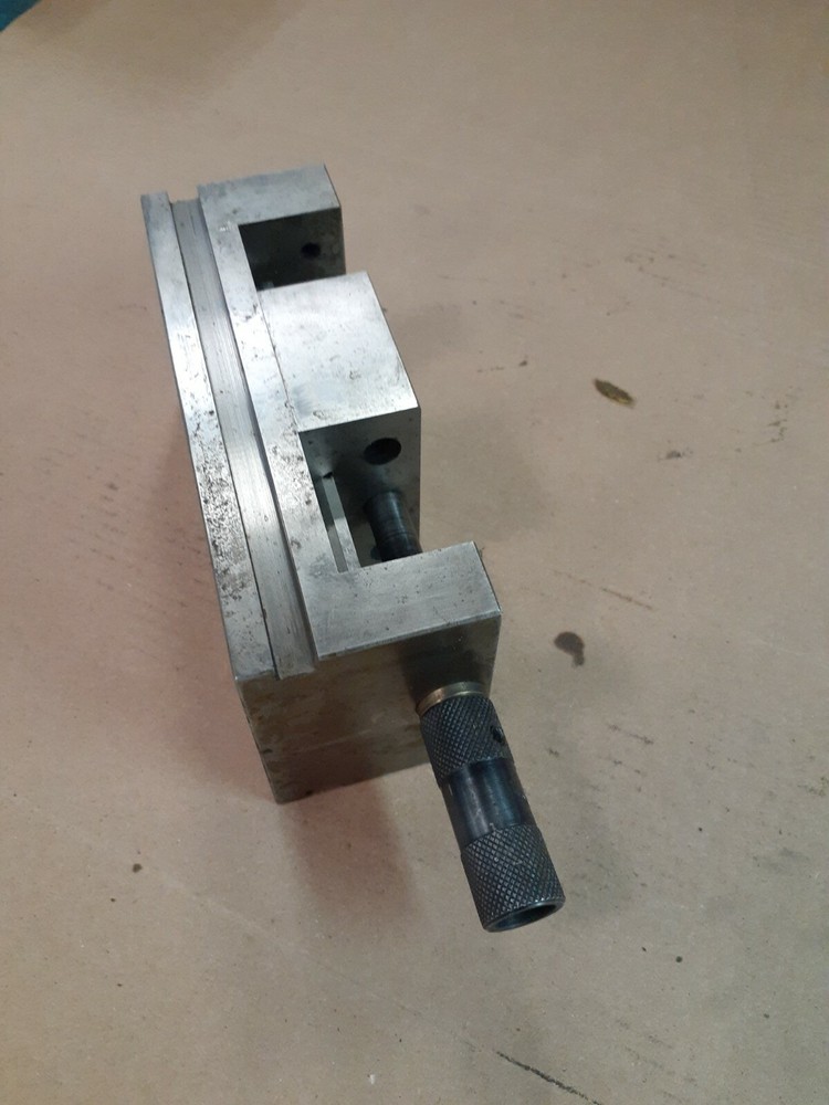 Precision vise