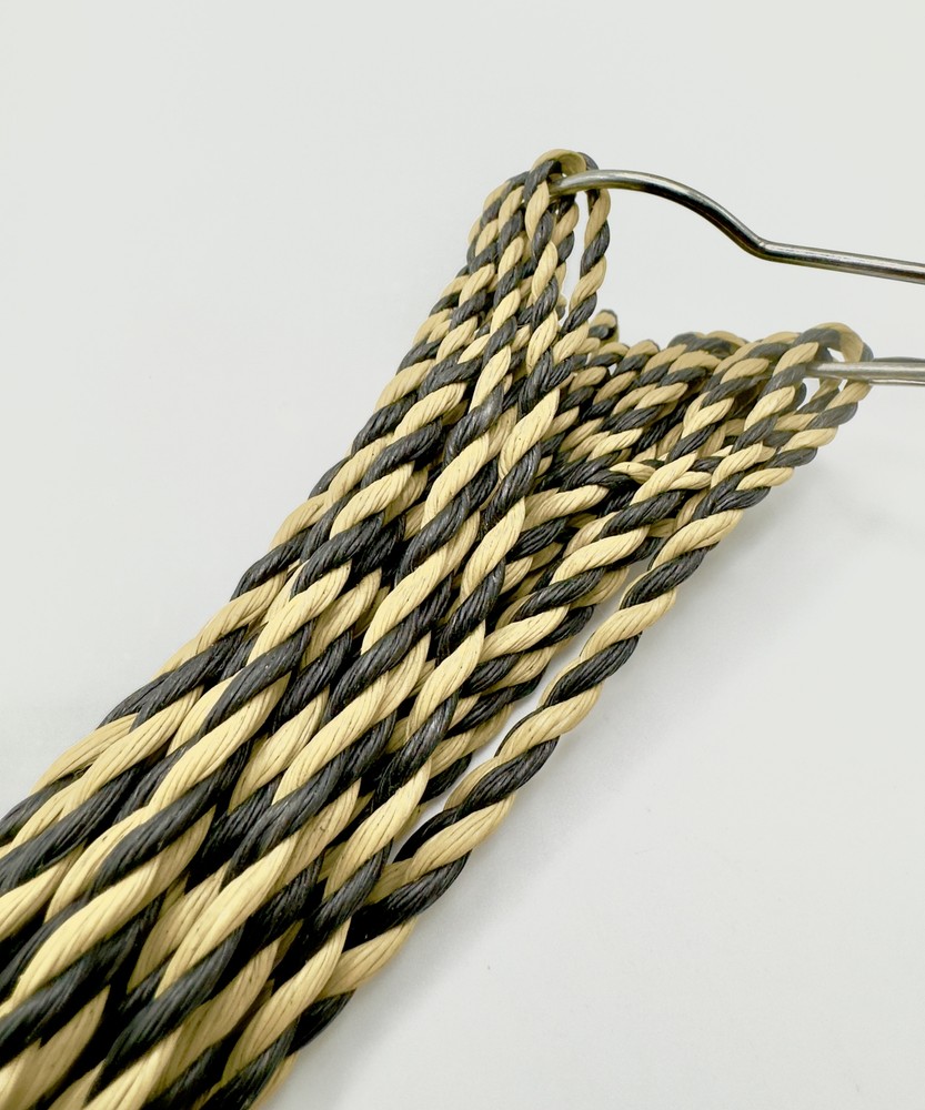 Longbow Flemish Archery Bowstring - FF - Traditional Bowstrings Black and Bronze