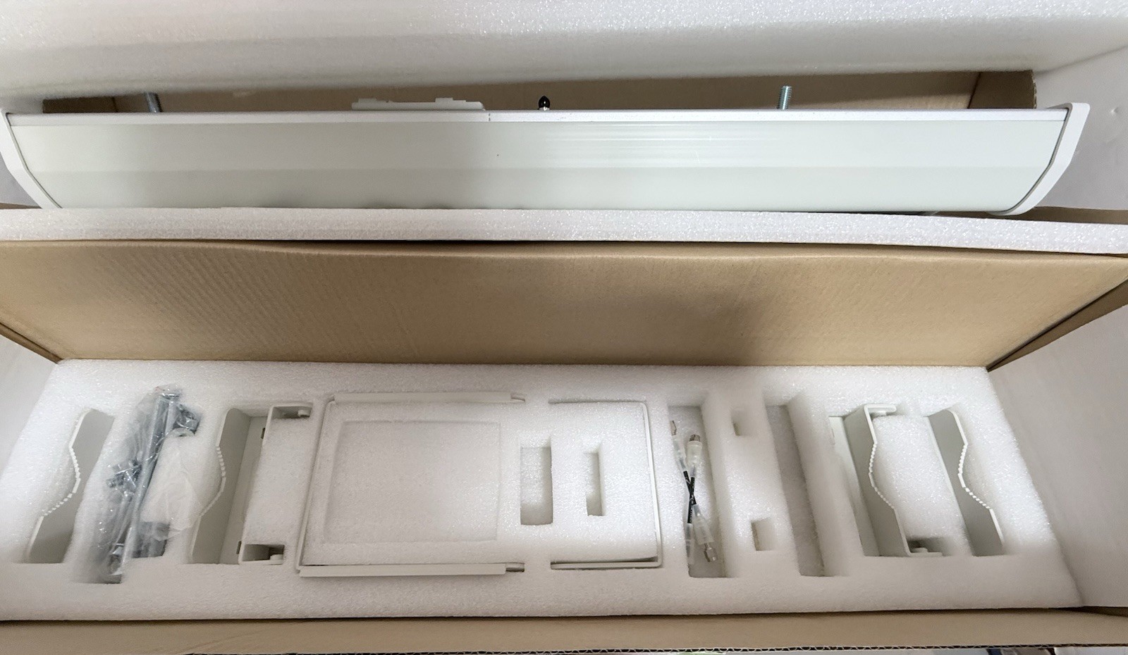 ✔️NEW UBIQUITI AM-2G16 90 Degree 2.4GHZ Air Max Sector Antenna w/ mount hardware