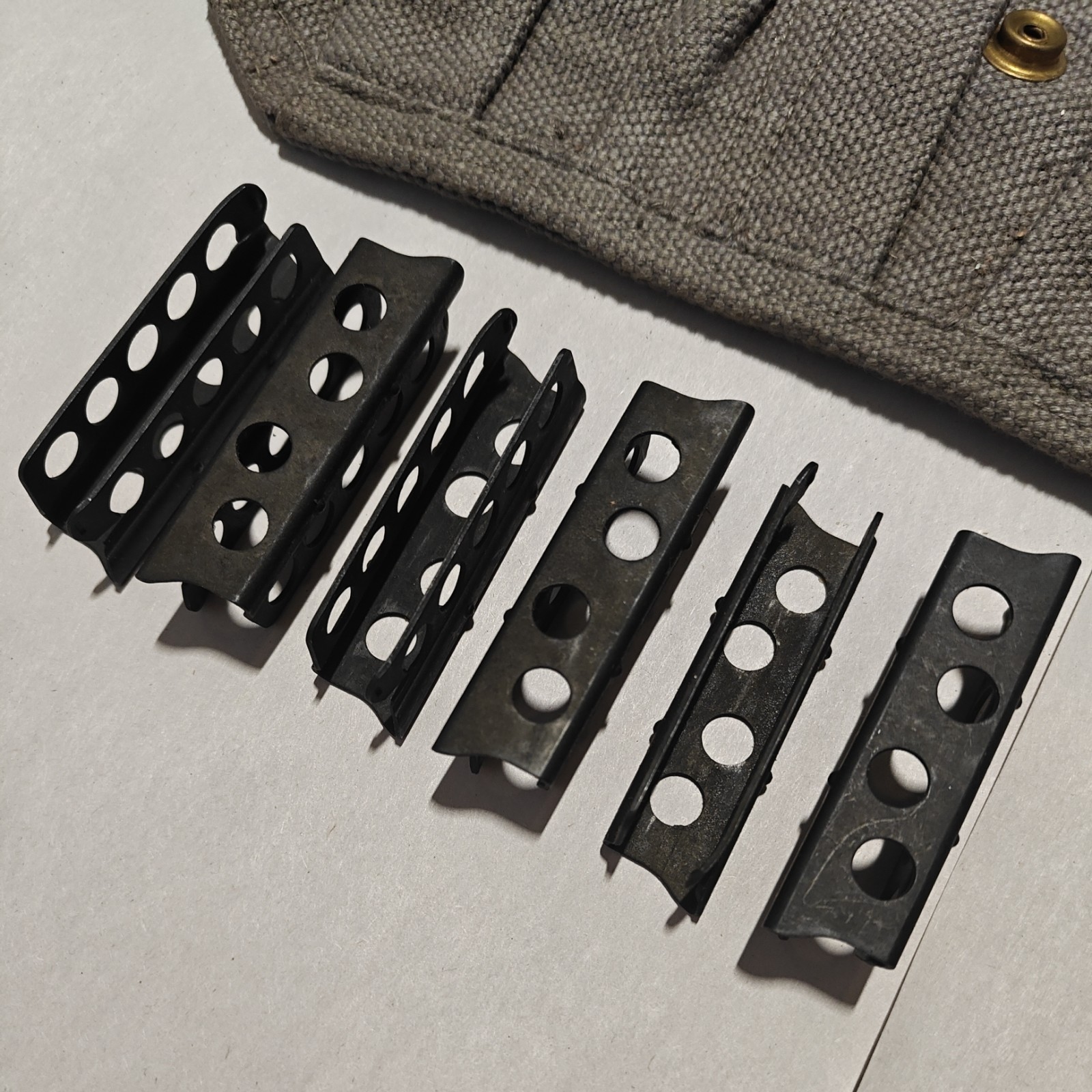 SET OF 12 BRITISH LEE ENFIELD 303 CLIPS WITH 2 POCKET AMMO POUCHES