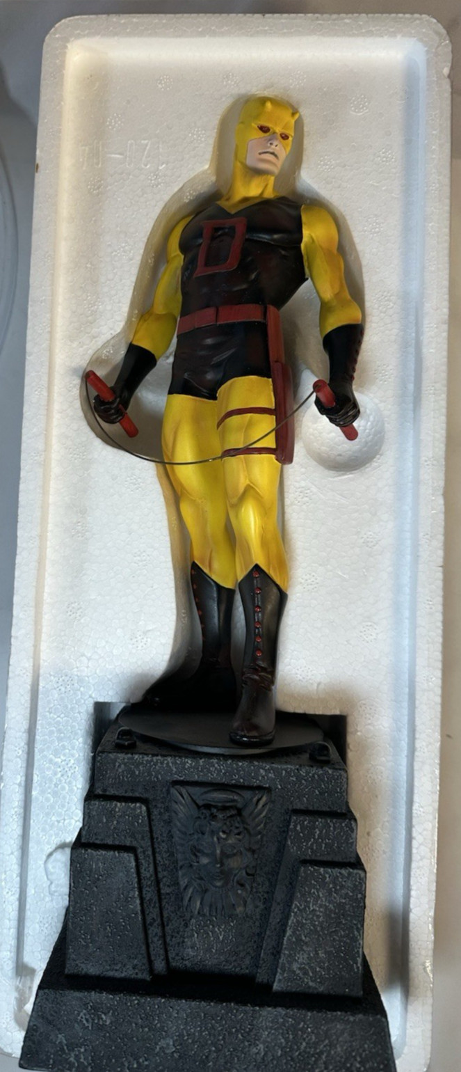 SIGNED!Set of Two Number 1s. MARVEL BOWEN DAREDEVIL THE MAN WITHOUT FEAR (S6)