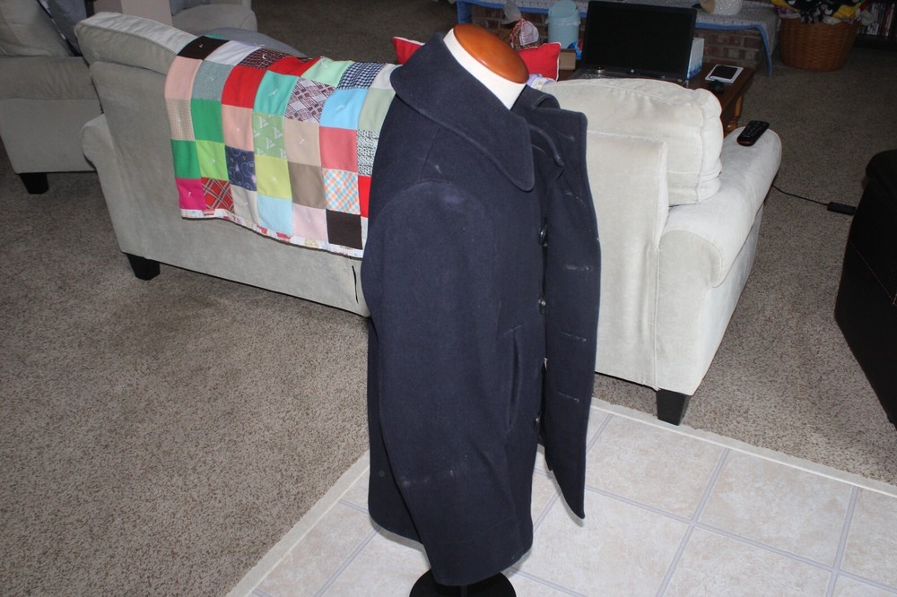 WW2 US Navy Pea Coat, Size Small/Medium FREE SHIPPING !!!!!!