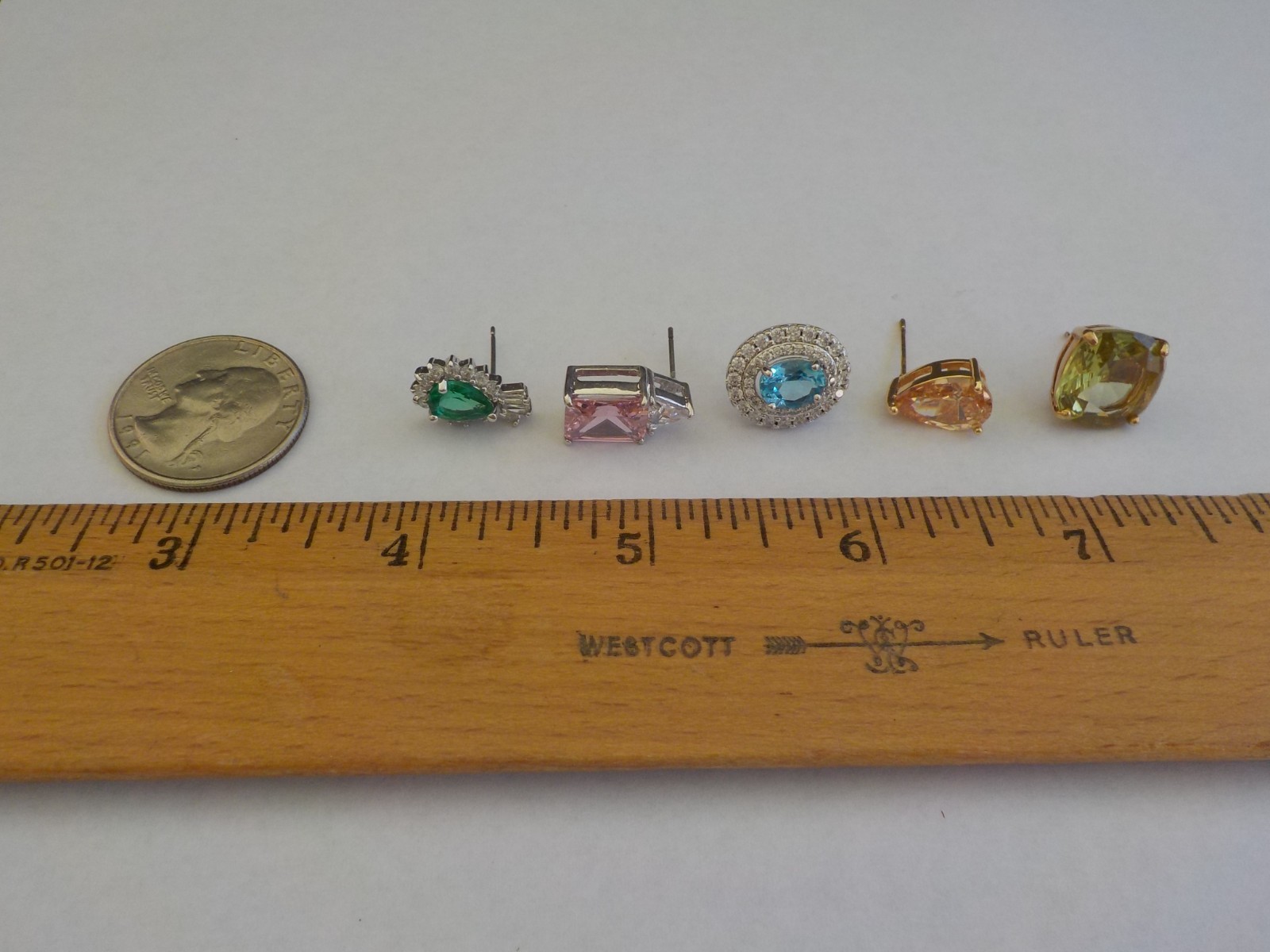 Earrings Pierced Post 5 Pair Glass Plastic Blue Green Pink Peach Sparkle Prong