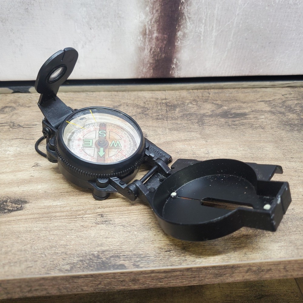 MEADE Magnetic Folding Compass Metal Case