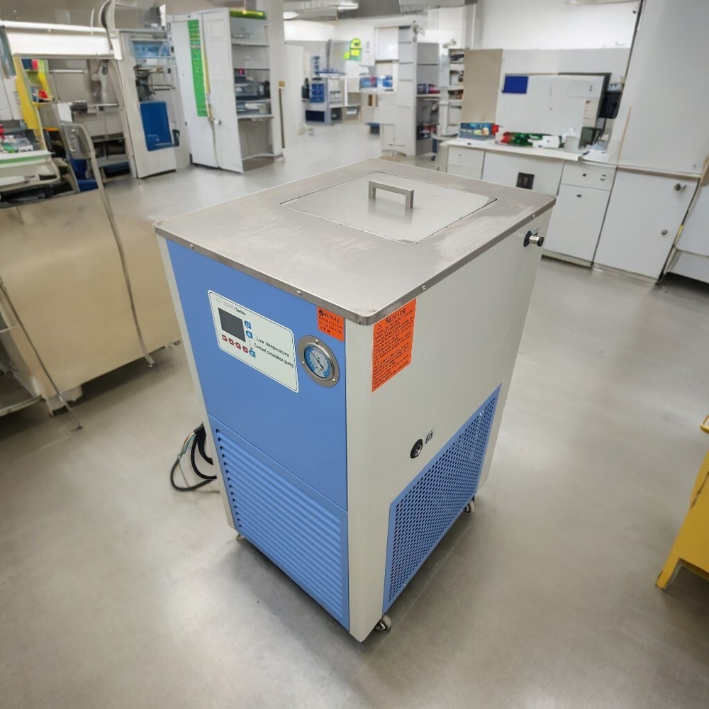 220V Low-Temperature Cooling Circulating Machine Lab  -104℉,30L Circulation Pump