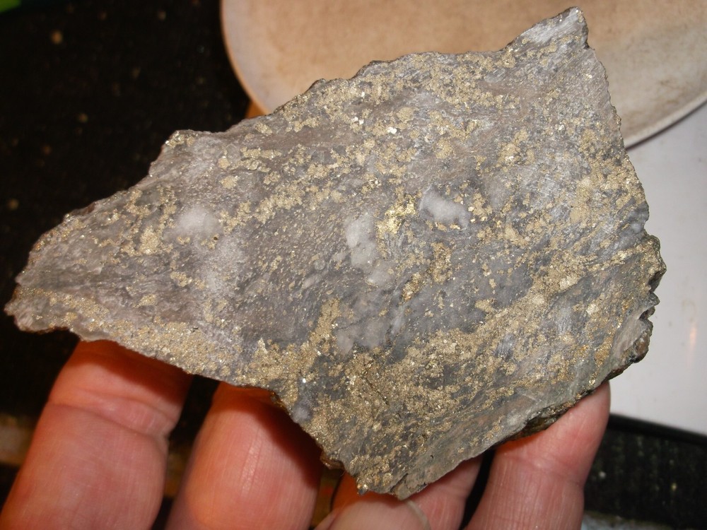 gold silver copper ore, 356 grams samples ,ore high grade .this is not