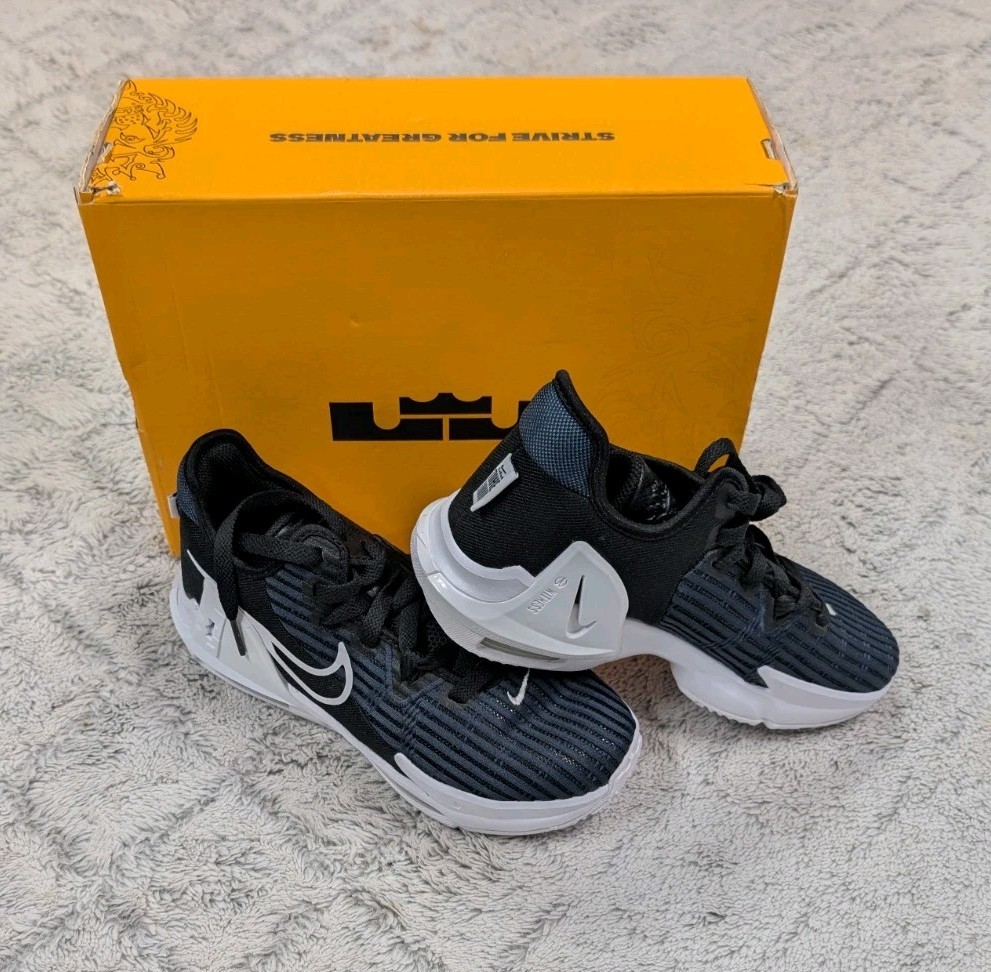 Nike Lebron Witness VI (GS) Black White Basketball Shoes Boys Size 4Y DD0423-002