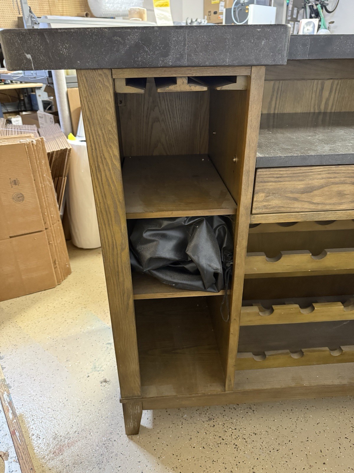 Montibello Bluestone Marble Pattern Home bar