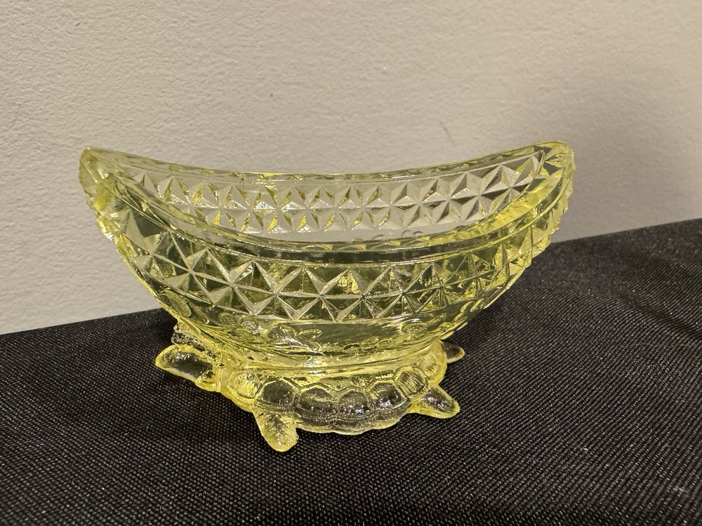 Uranium Vaseline Adams & Co Turtle Dish