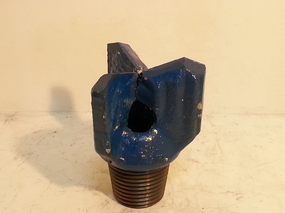 5 inch Chevron Drag Bit 3 Wing 2-3/8API Reg Pin