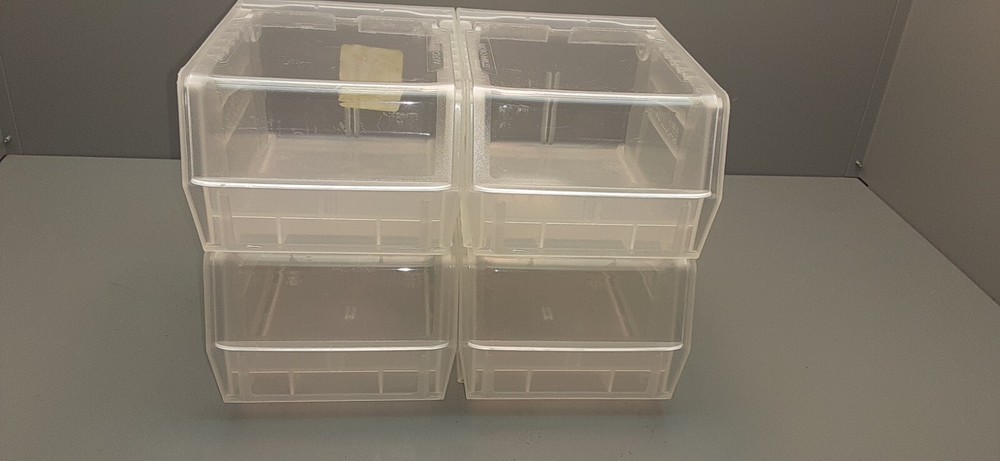 Akro-Mils Clear Plastic Stackable Storage Bin w/hinged lid 5'x4 1/2"x3' (4)