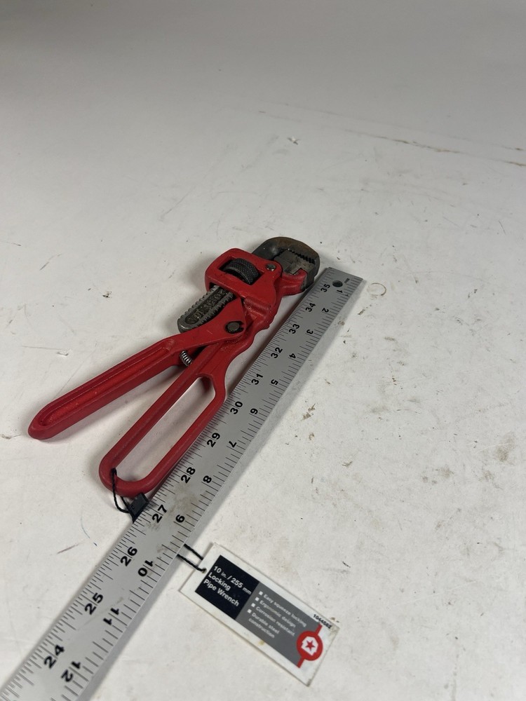 10” Locking Pipe Wrench Tool By Tractor Supply