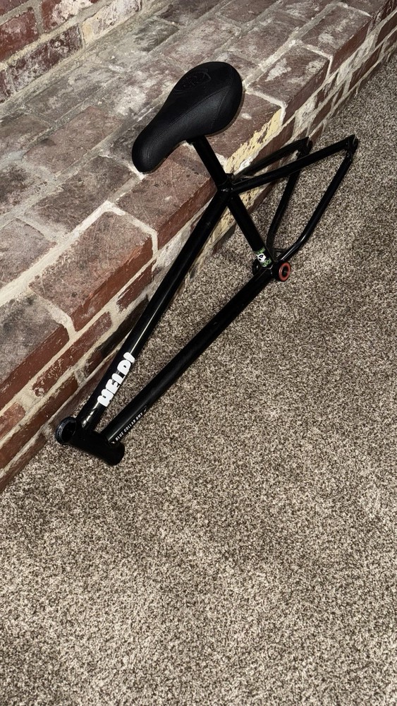 Kink help Frame 20.75 With Stealth Seat/post. BB Included.