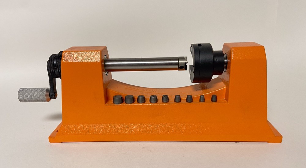 Lyman Universal Case Trimmer  & 9 Pilots  7862003