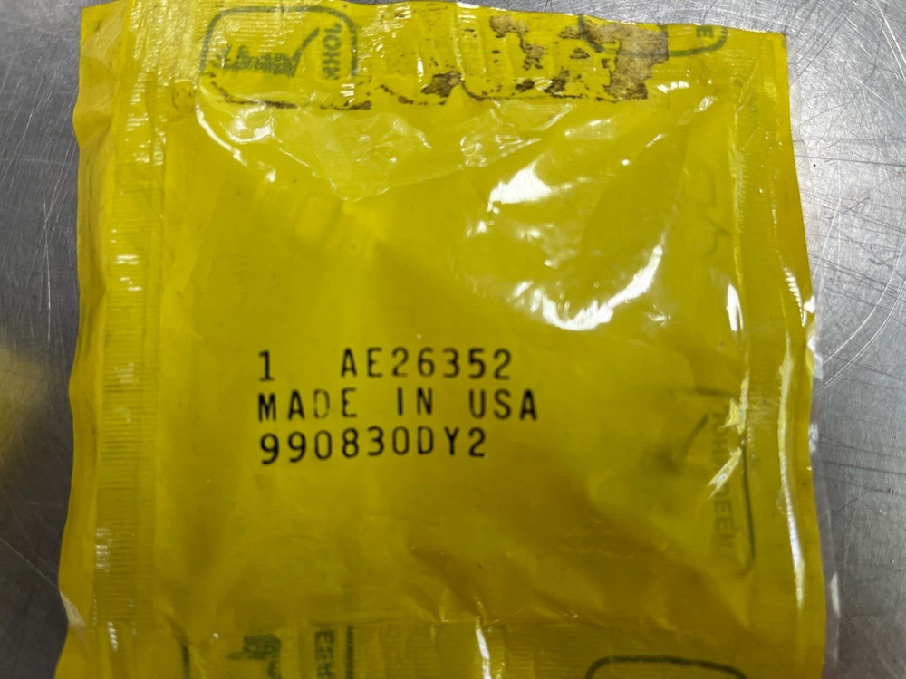 AE26352 OEM John Deere Pressure Relief Fitting