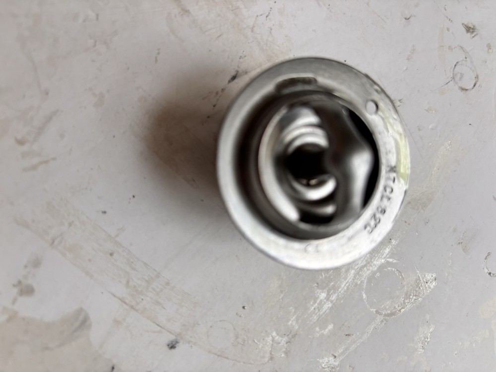 24 Kawasaki Ninja ZX4r Thermostat