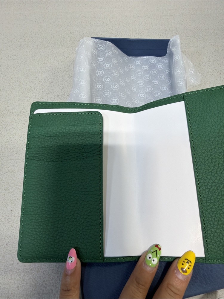 MAISON de SABRE THE PASSPORT HOLDER EMERALD