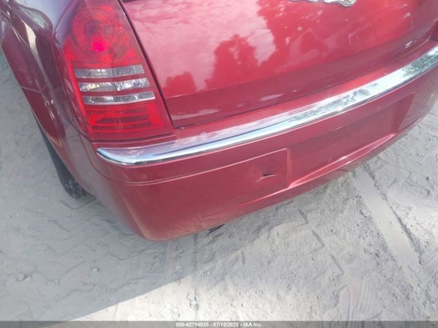 300 2006 Glove Box 4747846