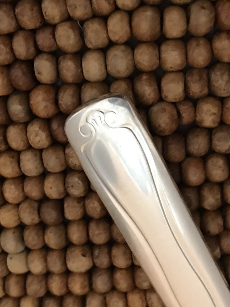 Silverplate Stainless Pattern? 1940'S Lined Scroll Tip BLUNT DINNER KNIFE 8" NOS