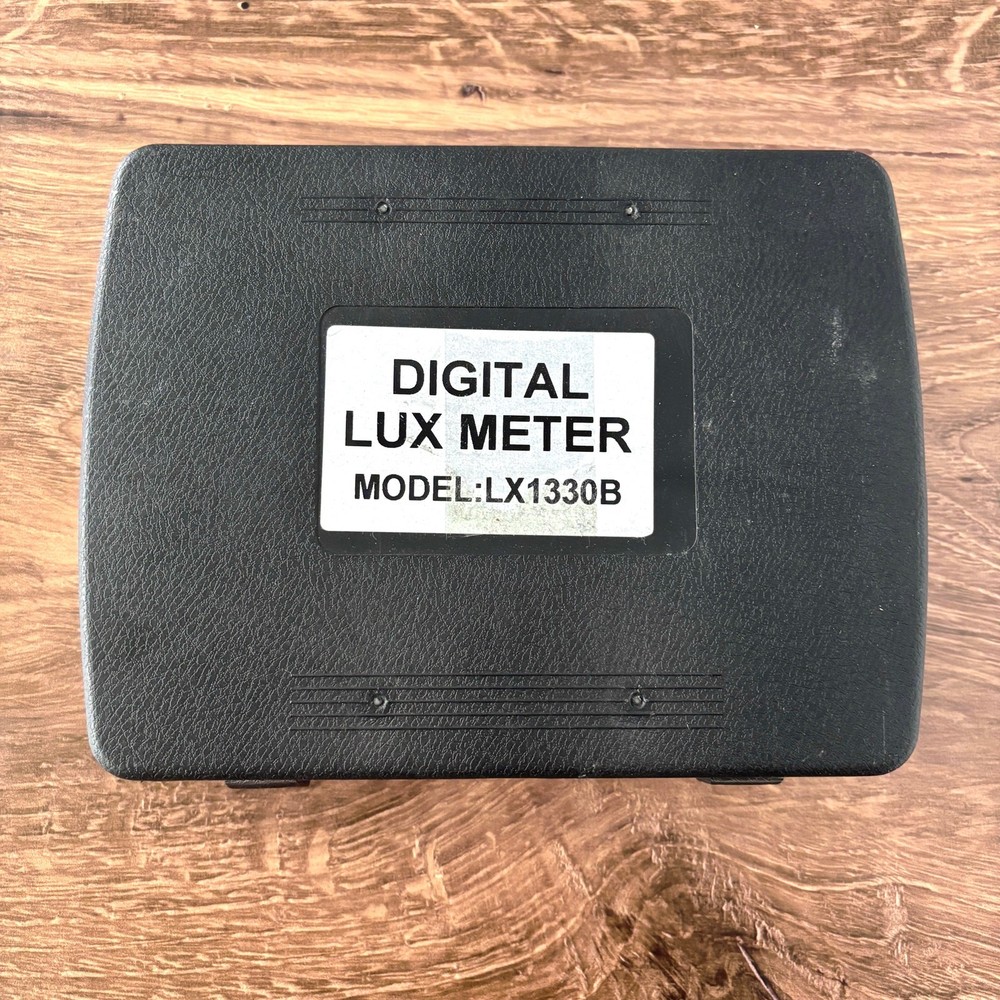 Digital Lux Meter LX1330B