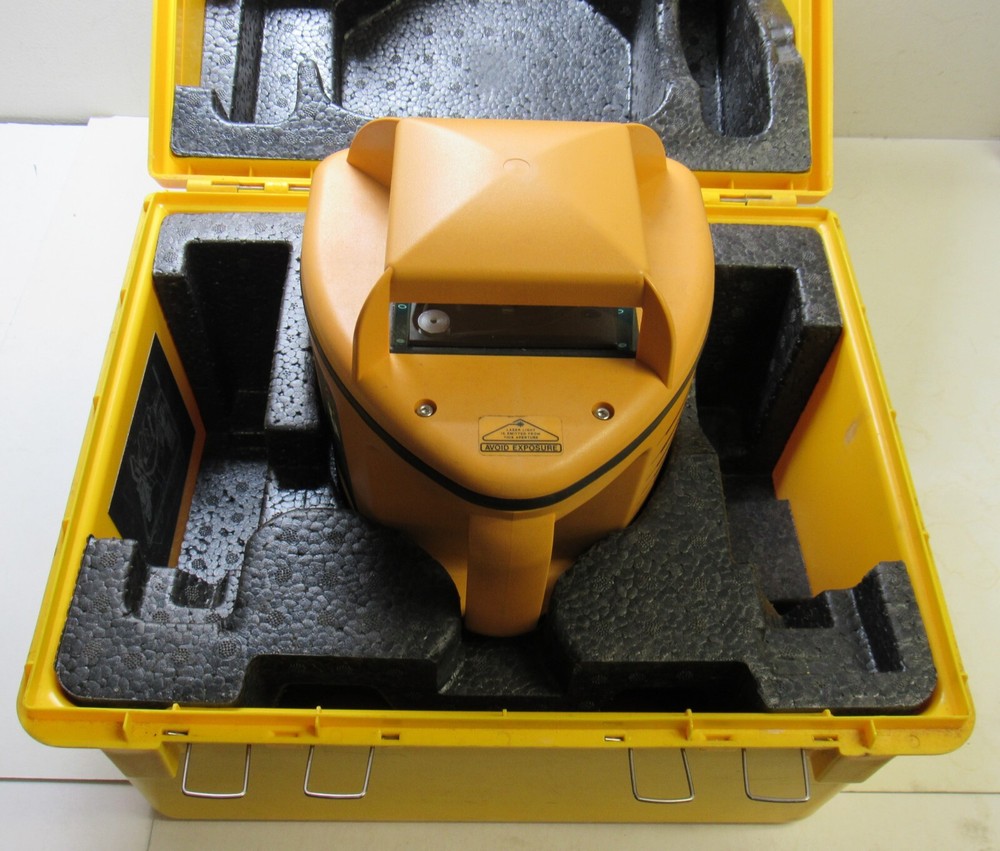 SPECTRA-PHYSICS L600 LASERPLANE WITH CASE
