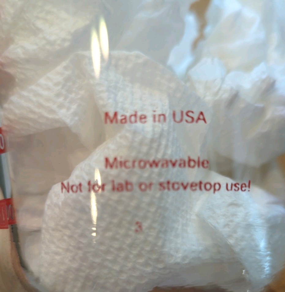 Vtg PYREX 2 Cup Measuring Cup Red Lettering Open Handle