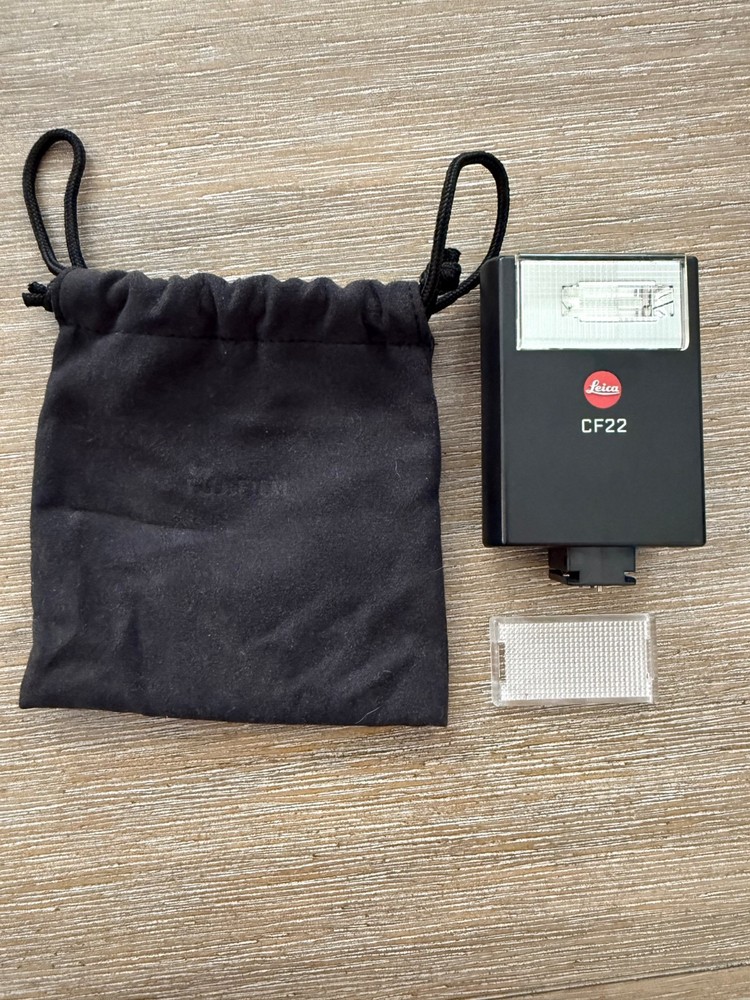 Leica CF 22 Shoe Mount Flash with Diffuser and soft bag - MINT