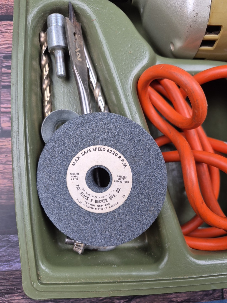 Black & Decker 7014 1/4" Variable Speed Drill w/ Case Manual Bits Tested VTG 80s