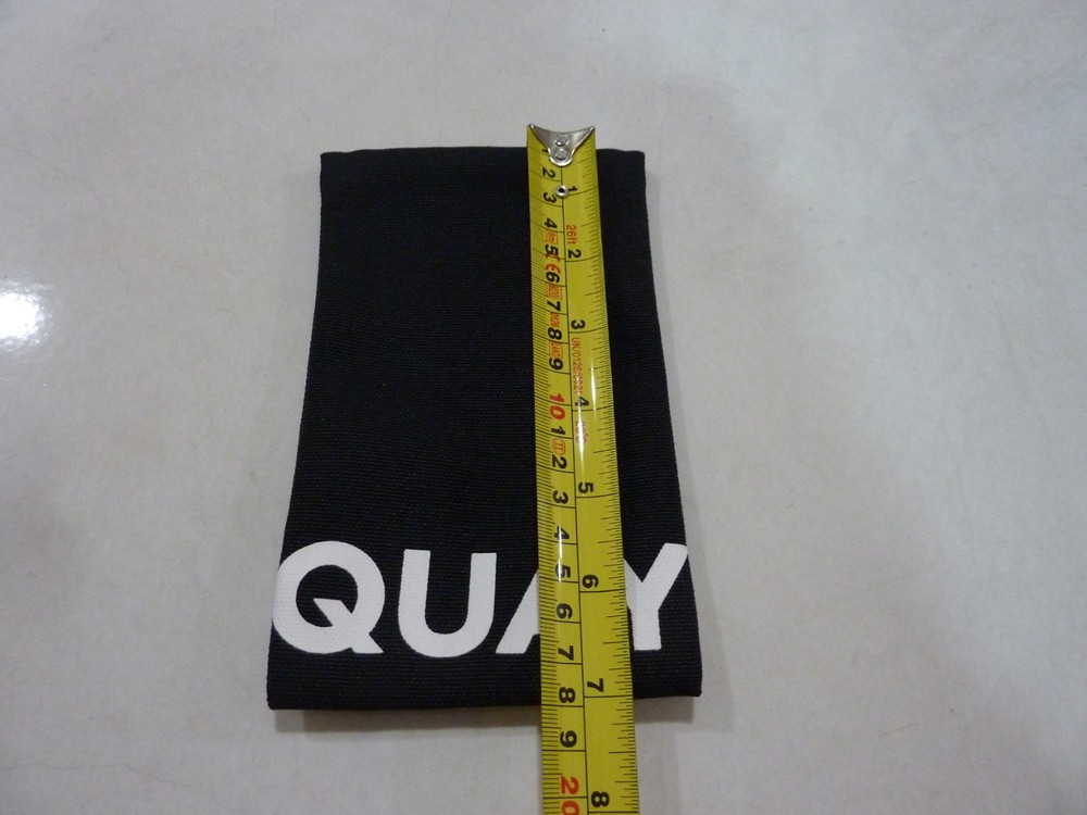 Quay Sunglasses Protective Squeeze Pouch Case Black
