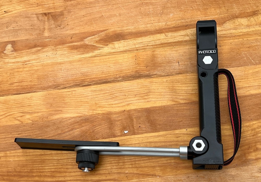 PhotoCo Quick Flip Professional Camera And Flash Bracket Made In Germany