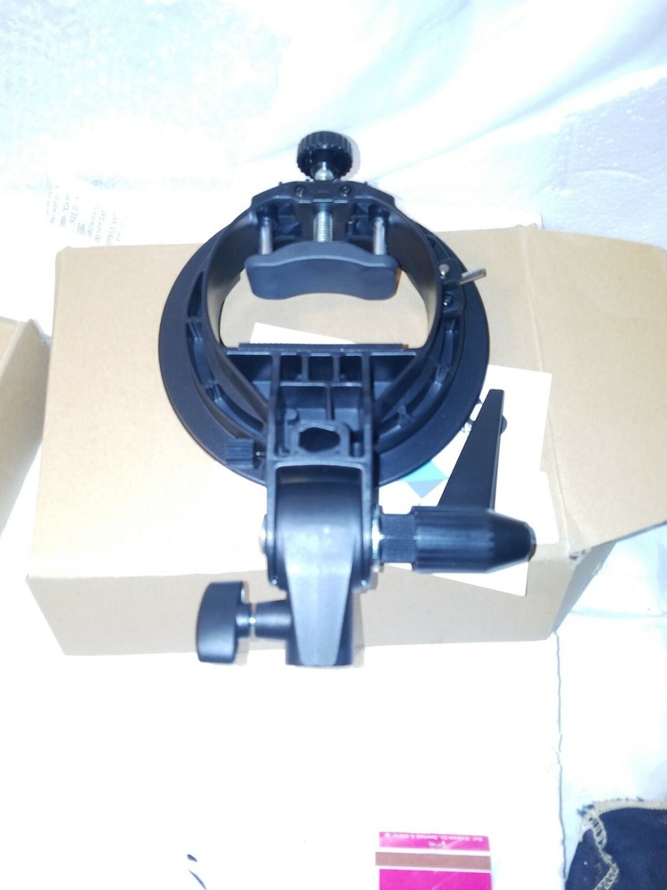 Neewer S-Type Bracket Holder w/ Bowens Mount for Speedlite Flash Snoot NOB