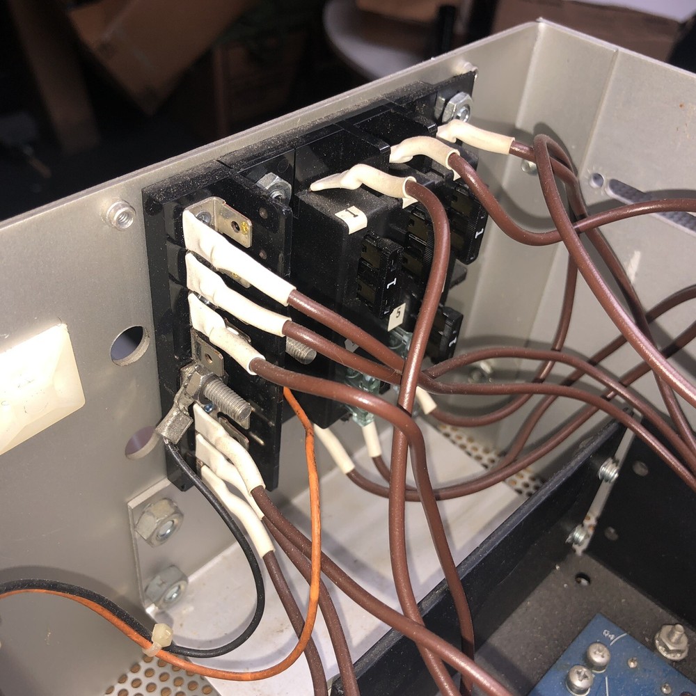 Lambda 7A 24vdc power supply With 6 Fused Outputs