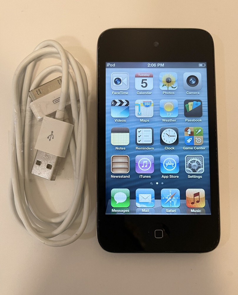 Apple iPod touch 4th Generation Black (8 GB) - Good Condition