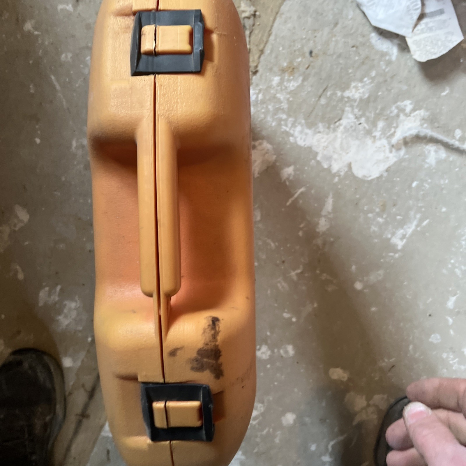 Paslode Cordless 18 Gauge Brad Nailer Kit w/ Case Battery Charger