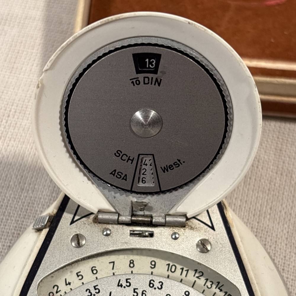 Vintage Bertram Chrostar Light Meter w/Box Instructions